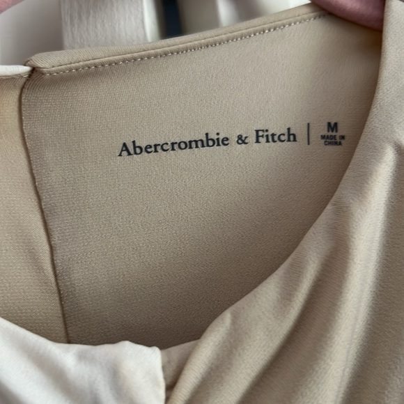 Abercrombie & Fitch White/Tan Vertical Color Block Ruched Bodycon Dress - Picture 4 of 6